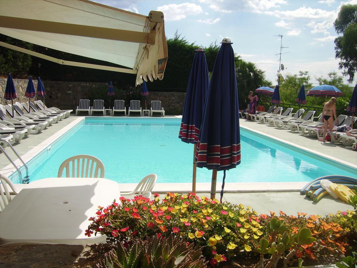La Carruba Aparthotel 3*